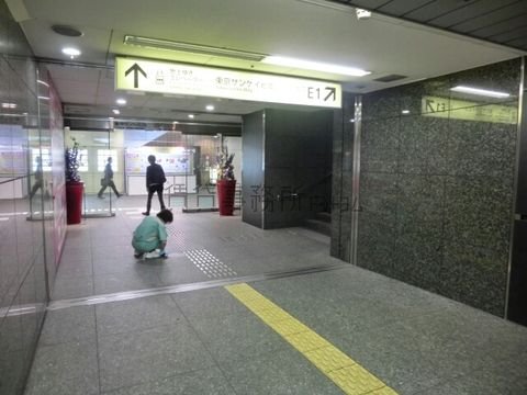 大手町駅E1出口