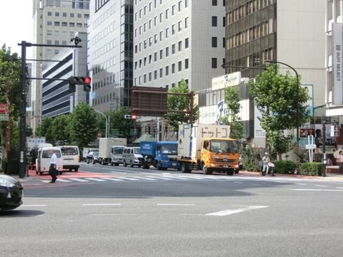 白山通り (神保町交差点付近)