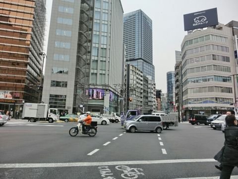 外堀通りの御茶ノ水方向です