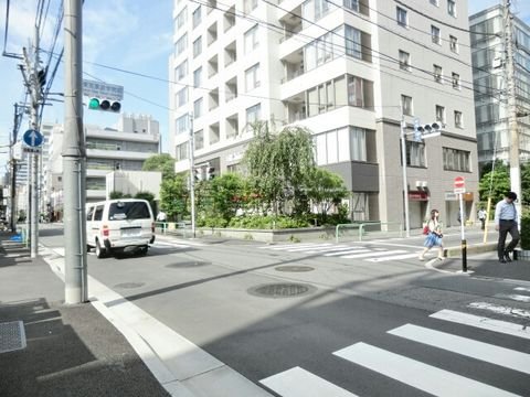 東京家政学院前 交差点