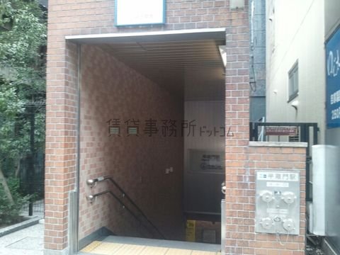 半蔵門駅3番出口。