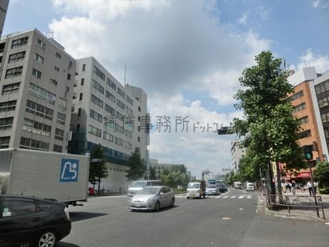 新宿通り　麹町六丁目交差点付近　四ッ谷駅方面
