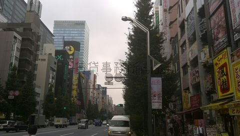 中央通り沿いです
