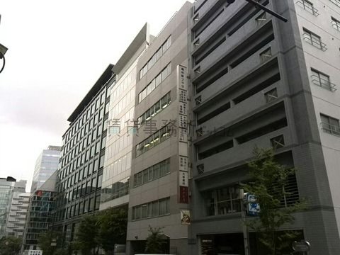 日本テレビ周辺は高層ビルが立ち並びます。
