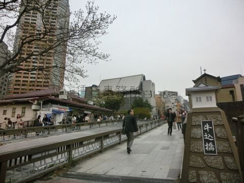 飯田橋駅西口前、牛込橋
