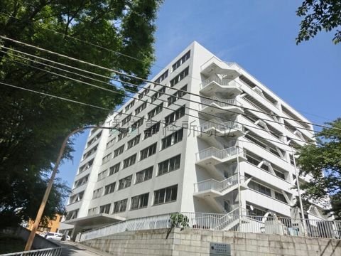 逓信病院管理棟