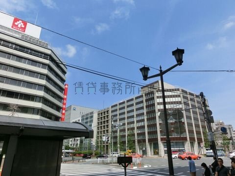銀行や大手企業が集まるエリアです