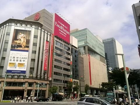 銀座四丁目から日が銀座方面