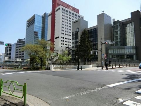 釆女橋公園前 交差点