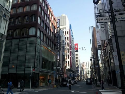 みゆき通り、五丁目の交差点に続きます。