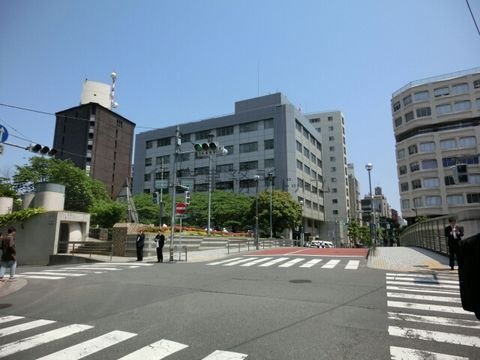 亀井橋です。住所が銀座から築地に変わる堺です。