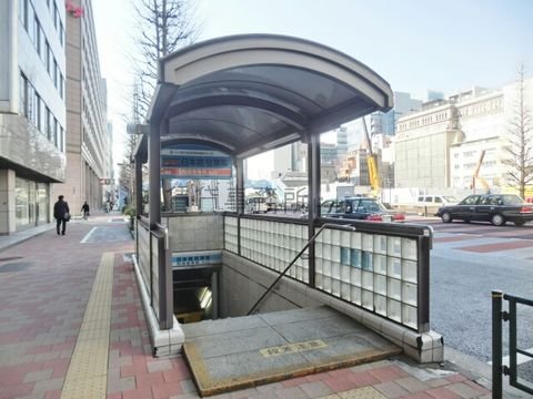 日本橋駐車場 (C階段口)