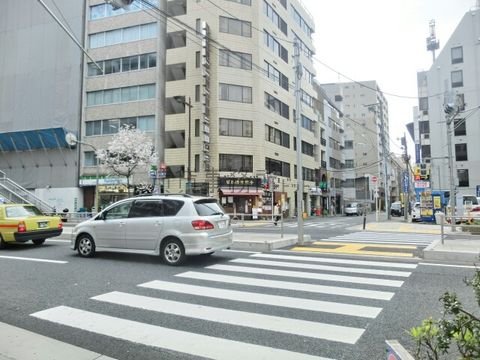 十思スクエア前 交差点