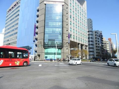 室町三丁目 交差点