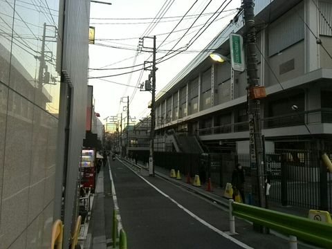 青山学院大学裏路地です