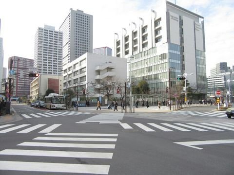 田町駅東口 交差点