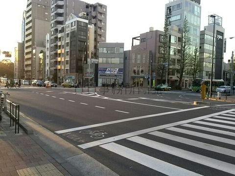 白金台交差点です