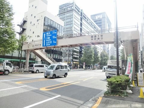 虎ノ門三丁目 歩道橋