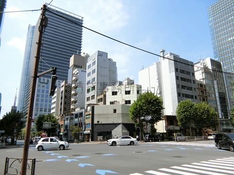 西新橋一丁目 交差点