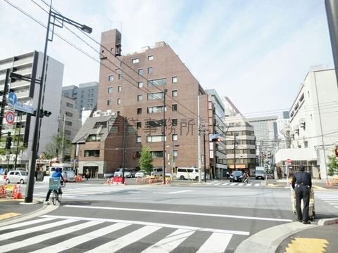 西新橋二丁目南 交差点