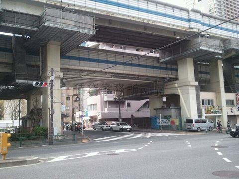 赤羽橋駅前の高速道路