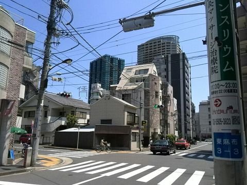 東麻布３丁目の裏路地