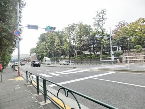 青山斎場前 交差点