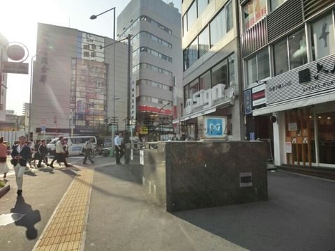 外苑前駅の3番出口です
