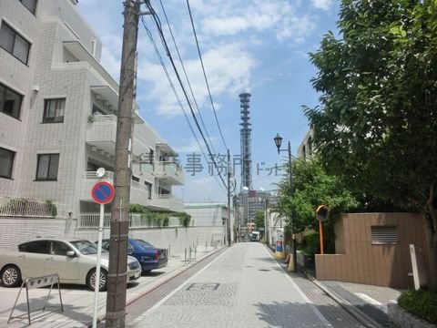 三栄町付近路地裏　靖国通り方面

