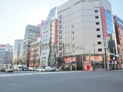 新宿五丁目 交差点