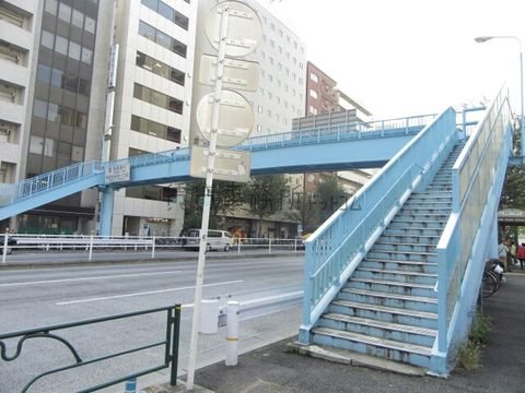 厚生年金会館前歩道橋
