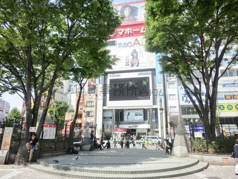 スタジオアルタ前広場です