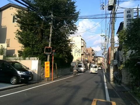 駅へ向かう中井通り