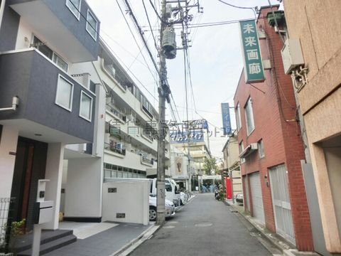 日本電子専門学校がございます