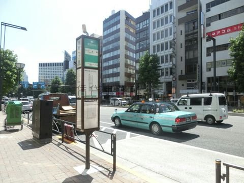 バス停 (四谷一丁目)
