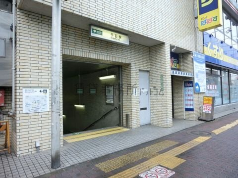 千石駅A4出入口です