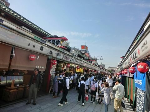 仲見世通り、賑わってます