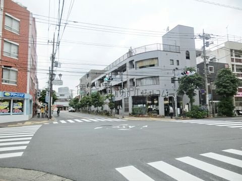 根岸3丁目 交差点