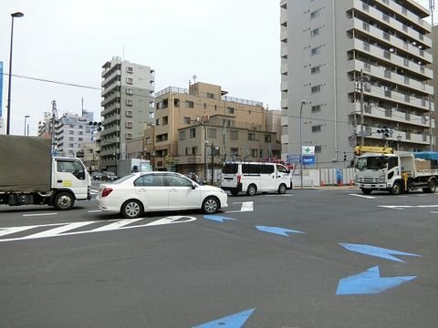 石原一丁目 交差点