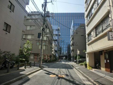 ３丁目路地、大森ベルポート方面