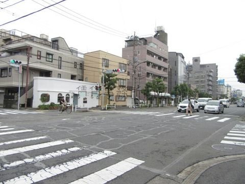 入三通り入口 交差点