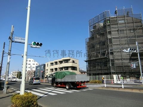 北沢小学校前 交差点