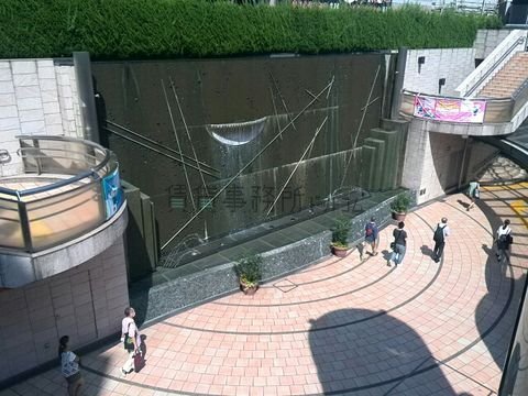 三軒茶屋駅外にあります