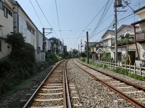東急世田谷線　太子堂駅方面
