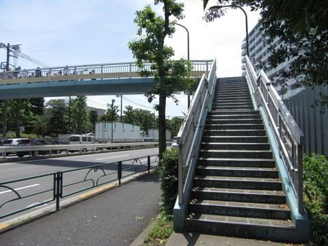 八幡山団地歩道橋