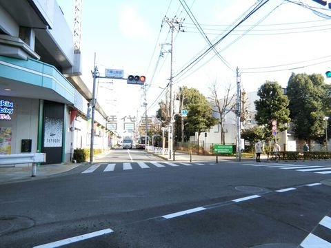 八幡山駅前 交差点