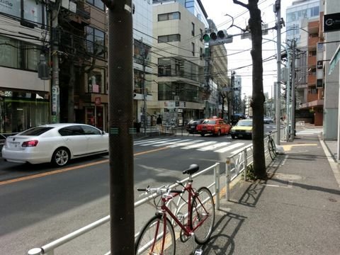 猿楽小学校裏交差点