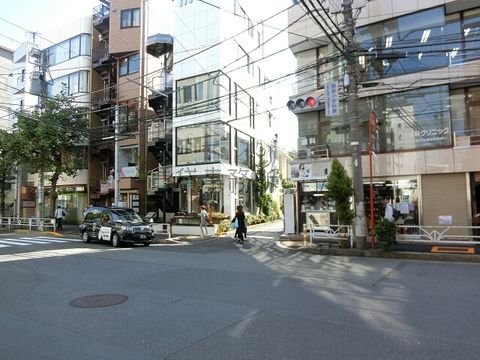 猿楽小学校裏 交差点