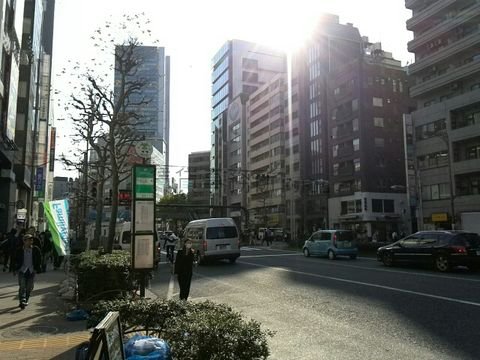 青山通り、渋谷方面です
