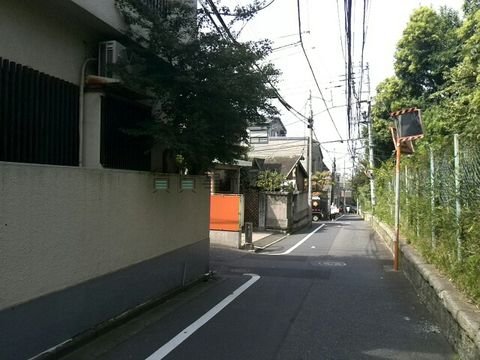 神宮前5丁目の閑静な路地